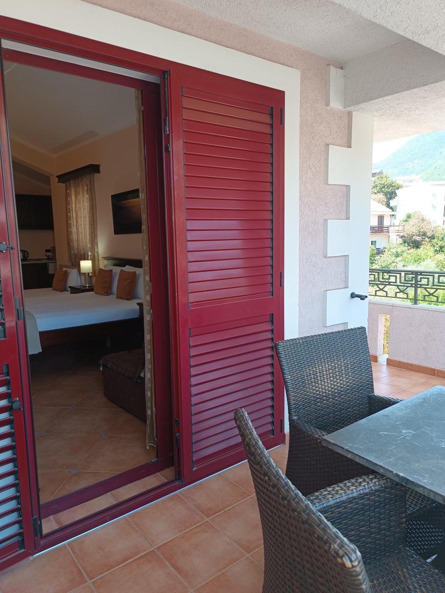 Roselina Apartment Budva